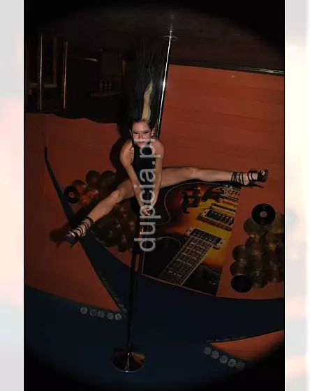 Evildoll-Striptiz