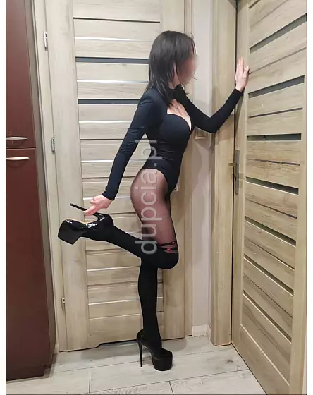 IDEALNA MASAŻYSTKA